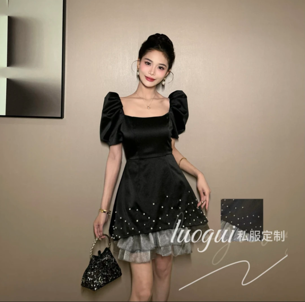 2025 new diamond short skirt European fashion new satin fabric high-end ultra short skirt - Image 3