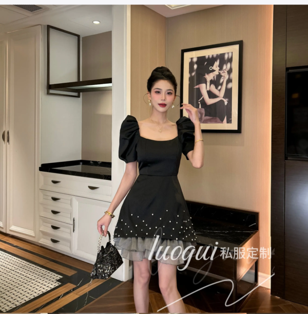 2025 new diamond short skirt European fashion new satin fabric high-end ultra short skirt - Image 4